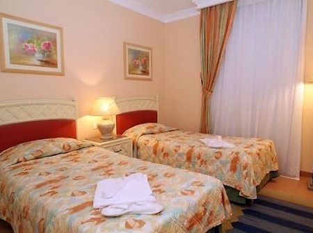 الغردقة أجنحة والشقق المفروشة من قبل ماريوت المظهر الخارجي الصورة A room at the hotel